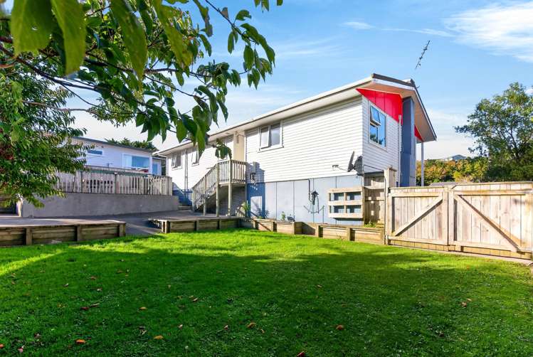 217 Dowse Drive Maungaraki_17
