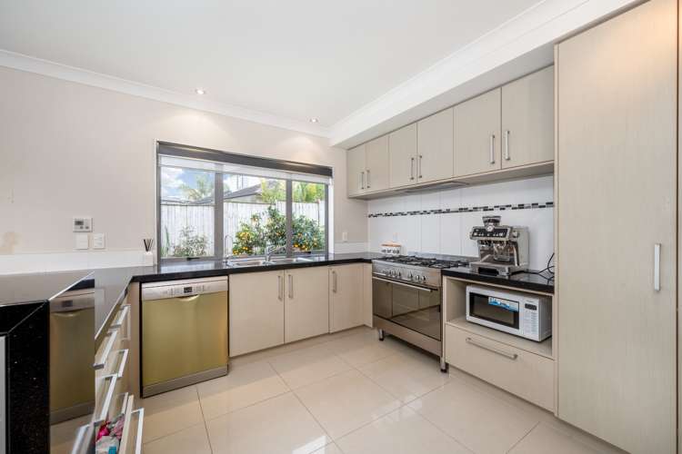 14 Woolaston Place Flat Bush_9