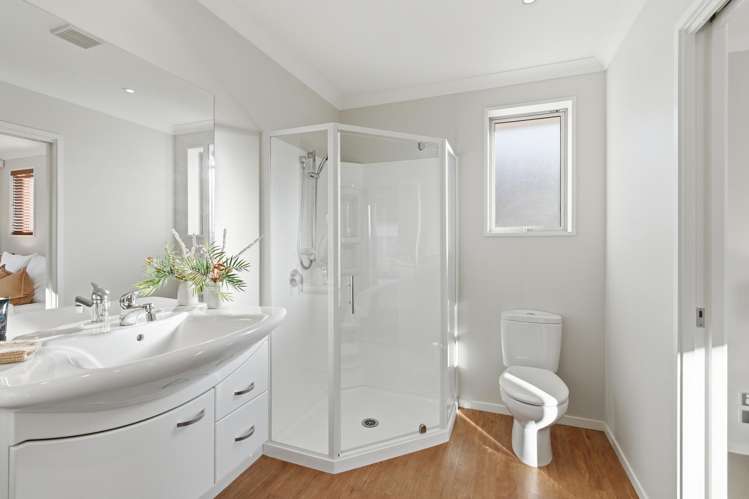 25 Applefield Court Northwood_19