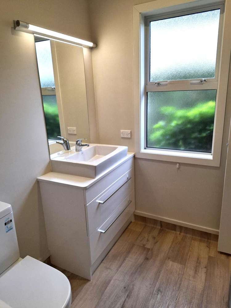 25 Chateau Crescent Rangatira Park_23