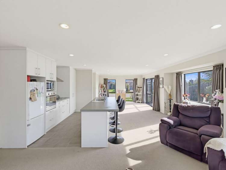 32 Burford Way 11103_5