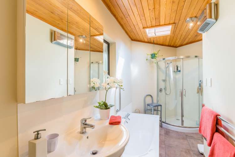 12 Matatua Road Raumati Beach_8