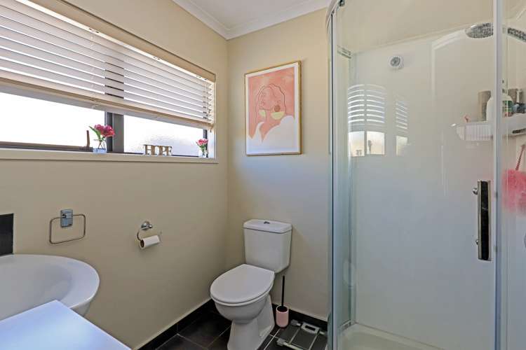 1 Aiden Lane Raureka_9