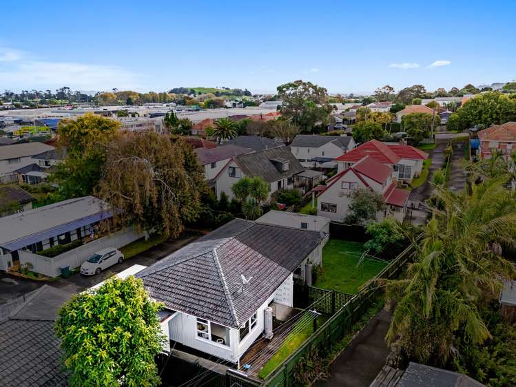 18c Clinker Street Three Kings_1