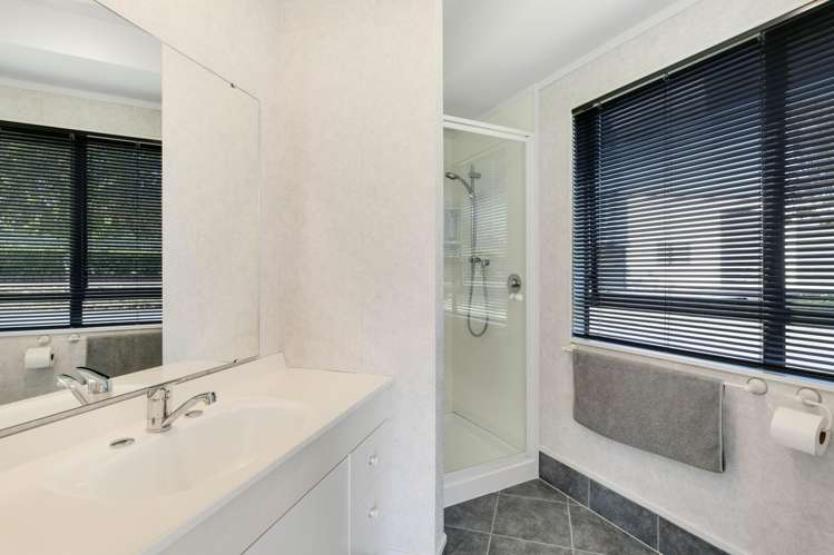24 Julian Road Onemana_16