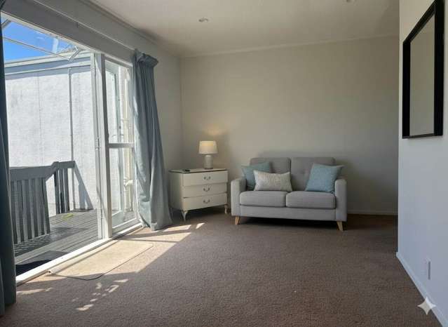 Double Grammar Zone – 1 Bedroom + Study / Addi...