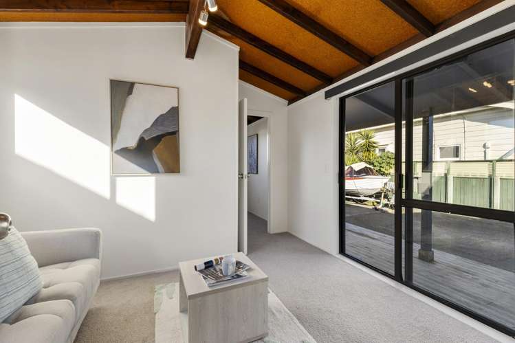 14 Kauri Street Miramar_7