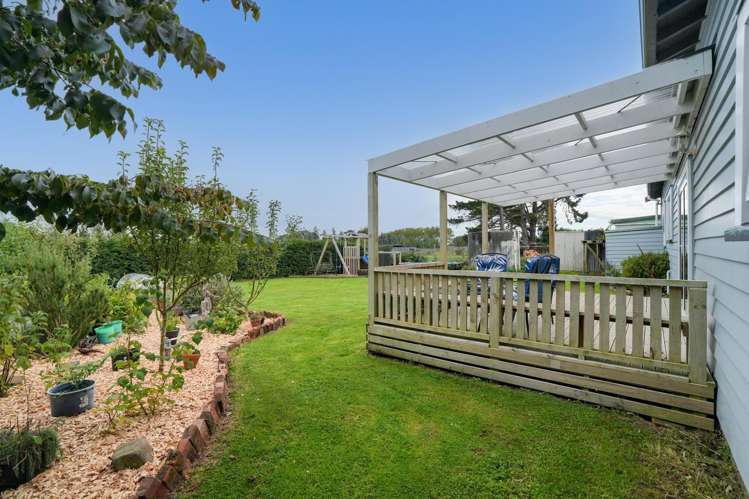 411 Flora Road East Makarewa_18