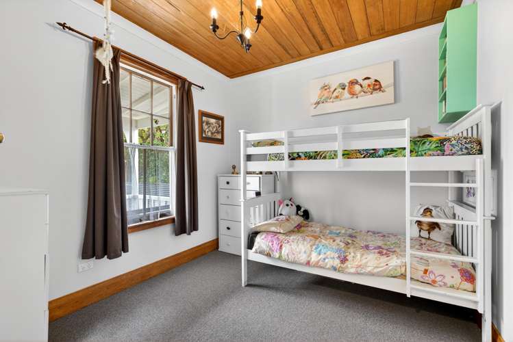 921 Willowpark Road North_5