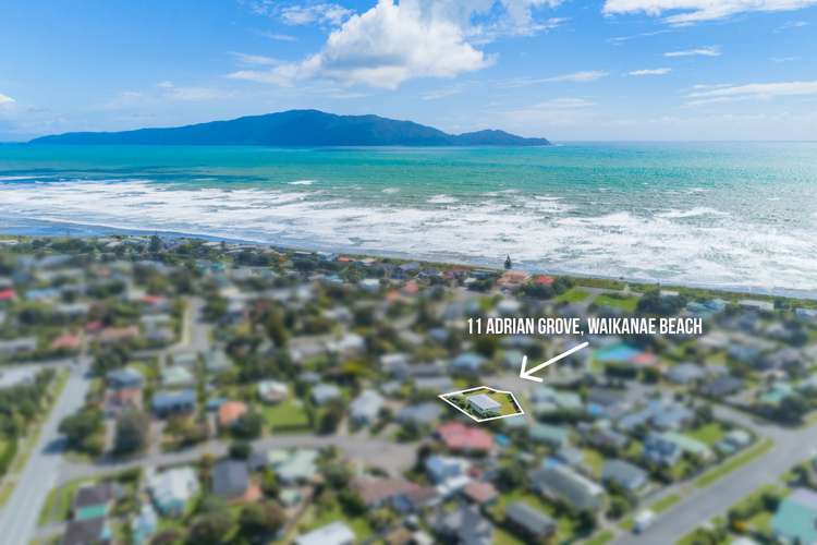 11 Adrian Grove Waikanae Beach_1