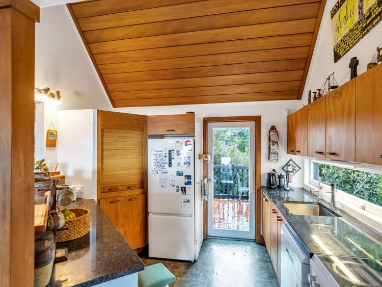 1/51 Quinns Road Waiatarua_12