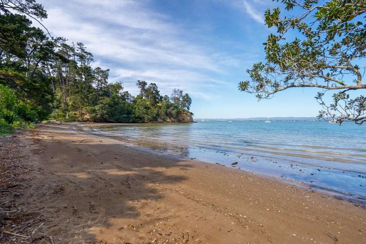 32 Rosecamp Road Beach Haven_38