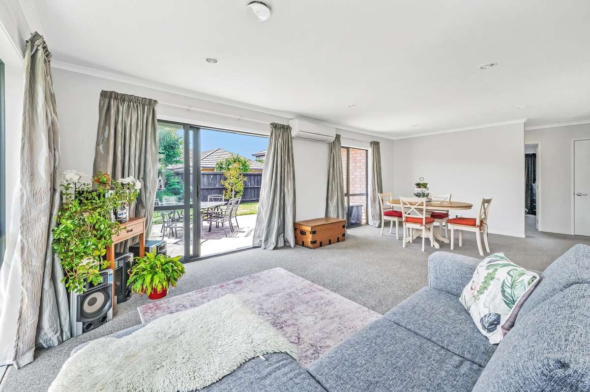 8 Highworth Crescent_5