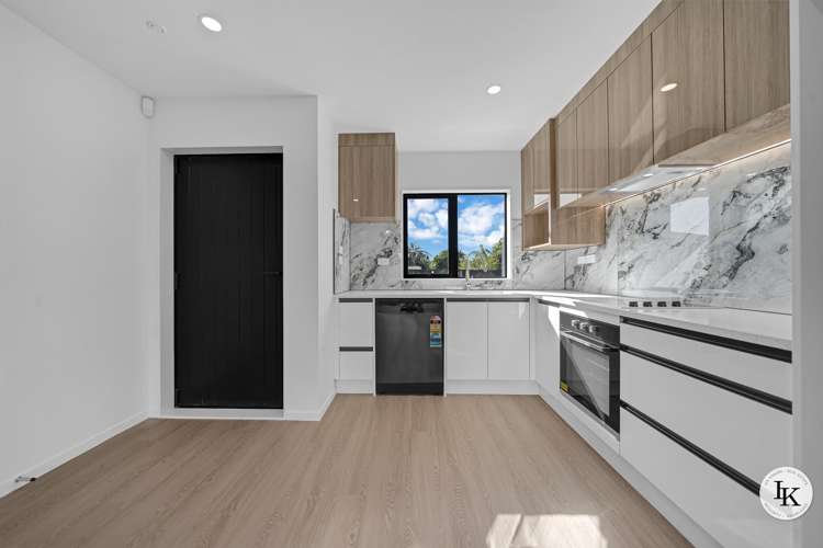 8C Benton Place Manurewa_1