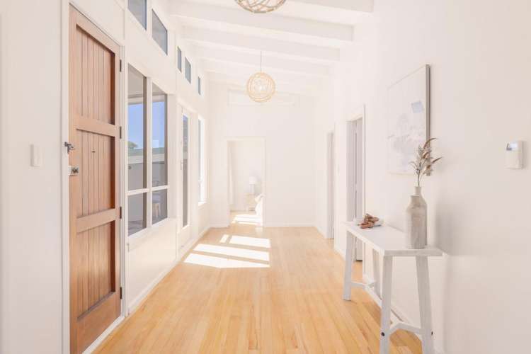 20 Derrett Place Saint Martins_12