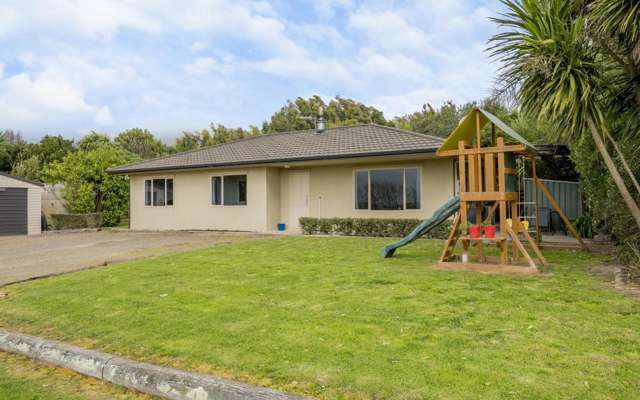 Peaceful Rural Living with Stunning Views