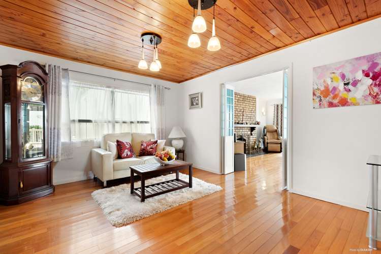 79 Bradbury Road Botany Downs_4