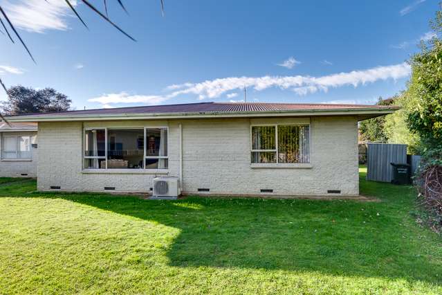 2/211 Windsor Avenue Parkvale_1