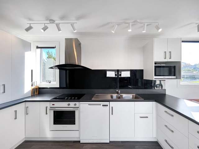 8 Elizabeth Street 10437_1
