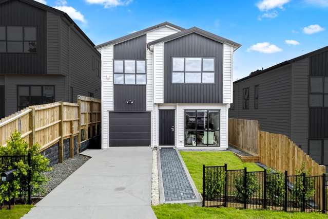 Standalone Modern Living Beside the Reserve