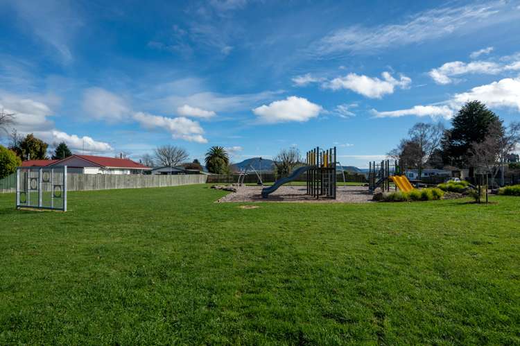 1 Milton Grove Owhata_17