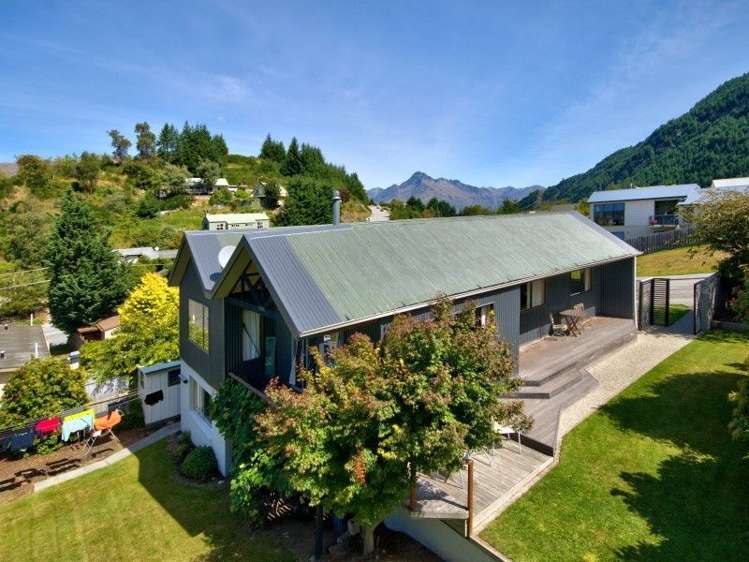 7 Greenstone Place Fernhill/Sunshine Bay_18