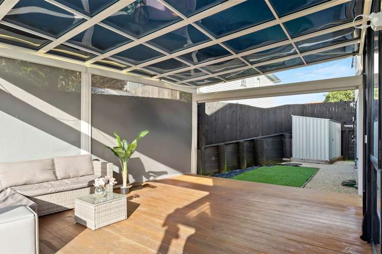 17 Ofanoa Lane Mount Roskill_16