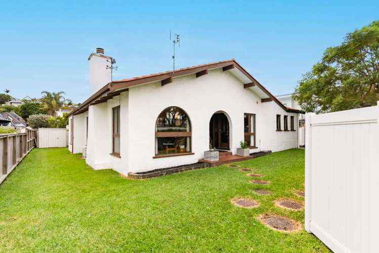 1/37 Beach Road Manly_30