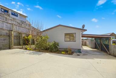 15A Newark Close_4