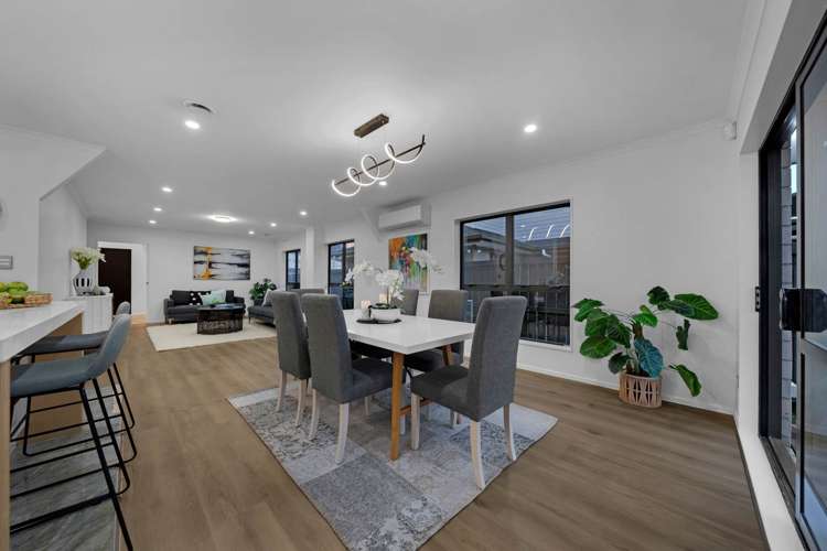 6 Springside Drive Flat Bush_12