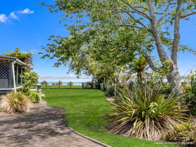 Time To Relax, Charming Lake-View Cottage!