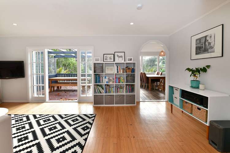 61 Gledstane Road Stanmore Bay_5