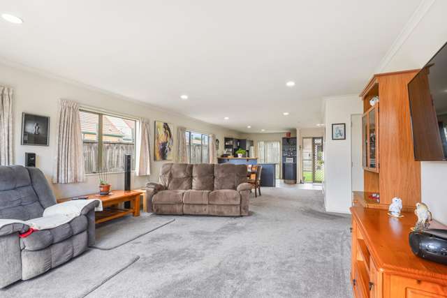 18/285 Vaughan Road Owhata_1