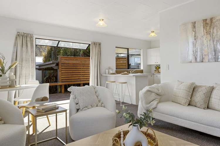 2/10 Koha Road Town Centre_13