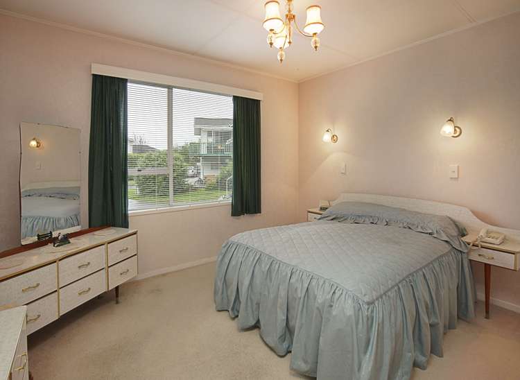 2/16 Cobham Crescent Stoke_13