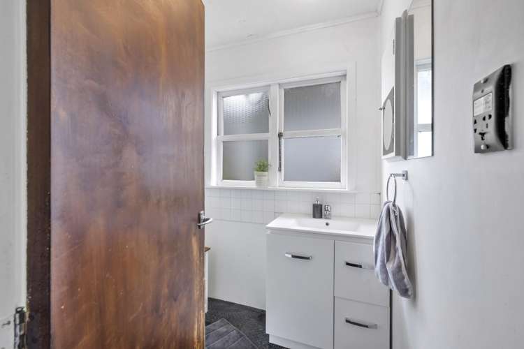 75 Hampshire Street Cannons Creek_17