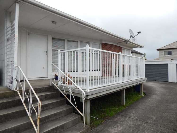 2/124 Te Atatu Road Te Atatu South_0