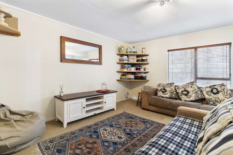 46 David Crescent Karori_6