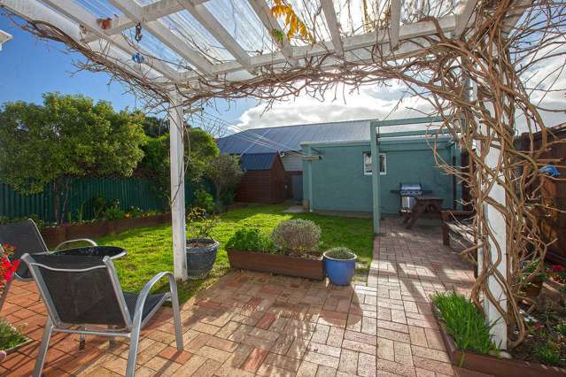 63 Endeavour Street Lyall Bay_2