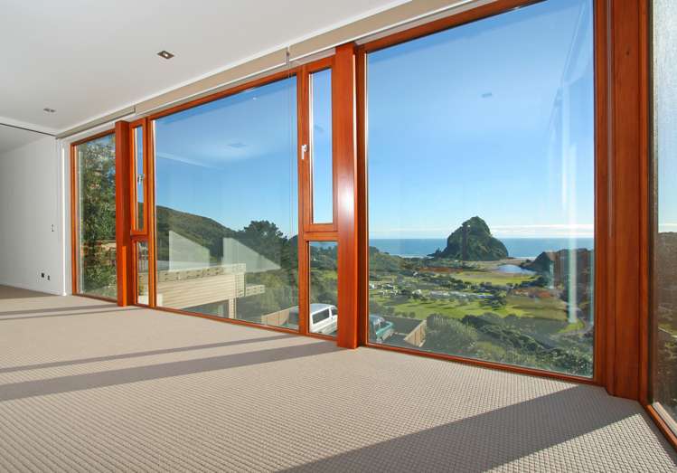 27 Glenesk Road Piha_8