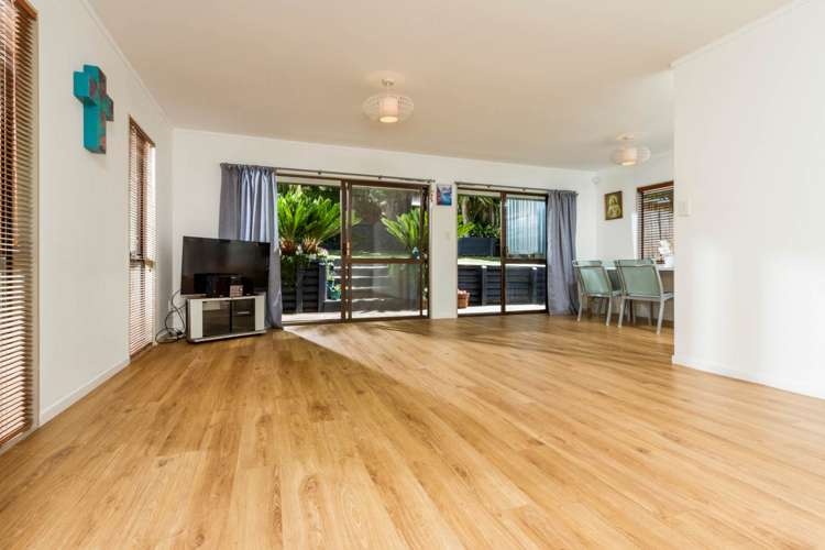 2/706 Beach Road Browns Bay_52