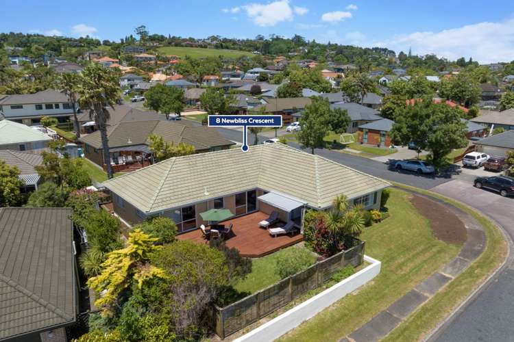8 Newbliss Crescent East Tamaki Heights_24