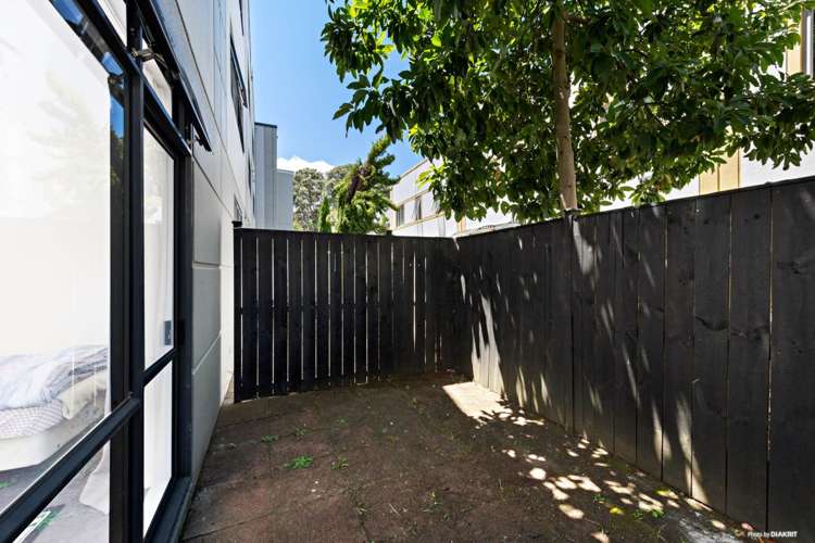 18/6 Ambrico Place New Lynn_5