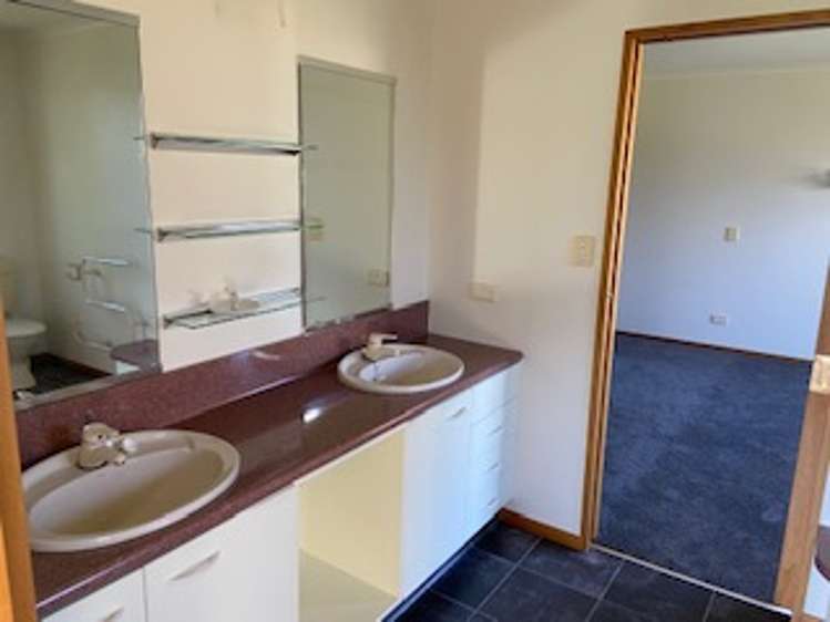 121 Pages Road Allenton_6