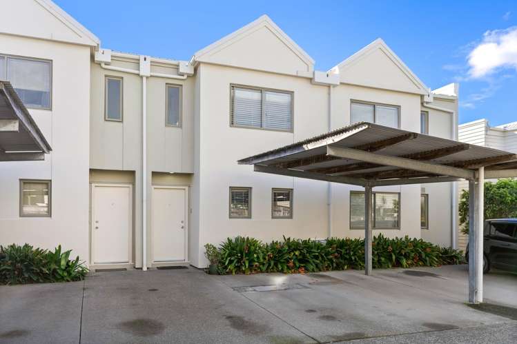  17/21 Hunters Park Drive Three Kings_11