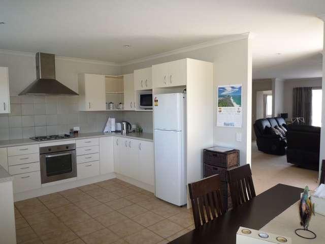 2 Cobham Lane Whitianga_4