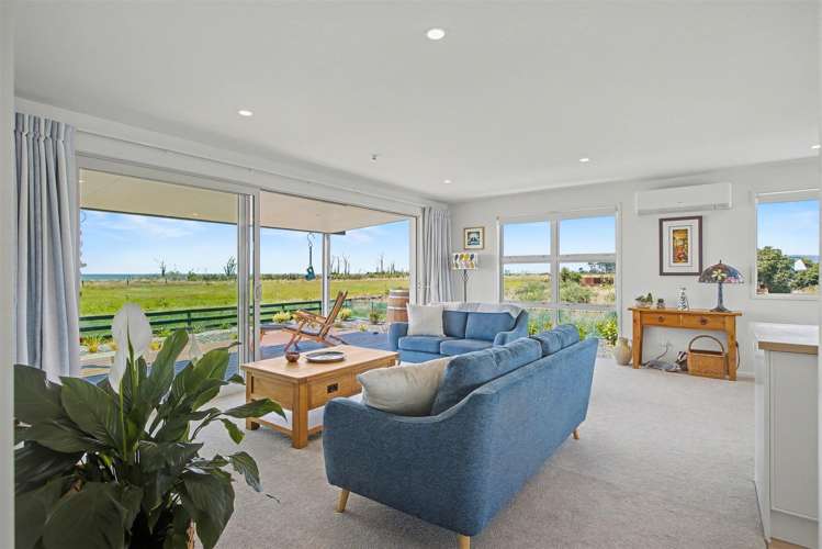 22 Elley Drive Carters Beach_9