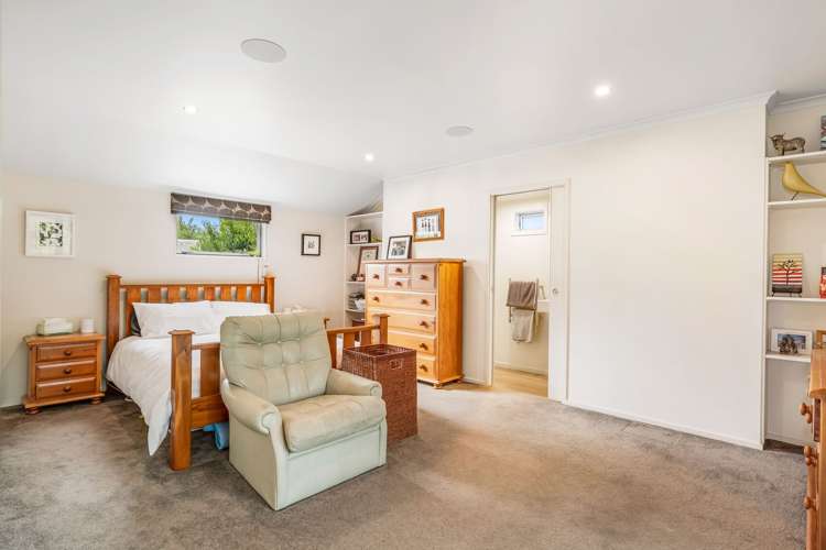 10 Neale Avenue Stoke_16