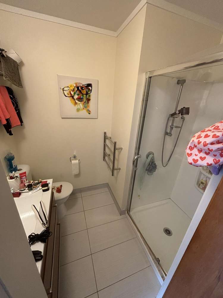 9 Greenvalley Rise Glenfield_14