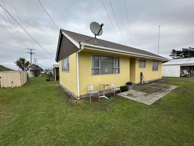 Live near the sea at Hakatere